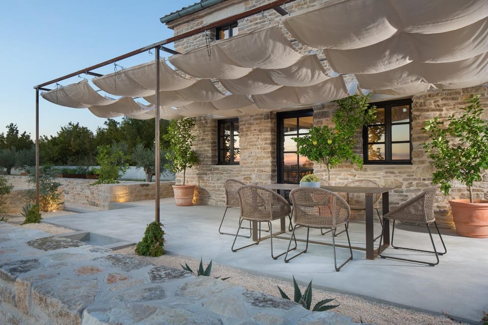 Patio, Balcony/Terrace, Seating area, Dining area