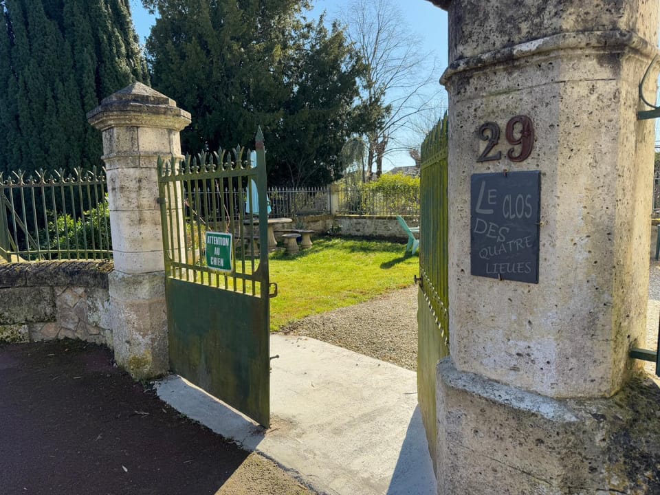 Chambre 2 Le Clos des Quatre Lieues Bed and Breakfast in Nouvelle-Aquitaine