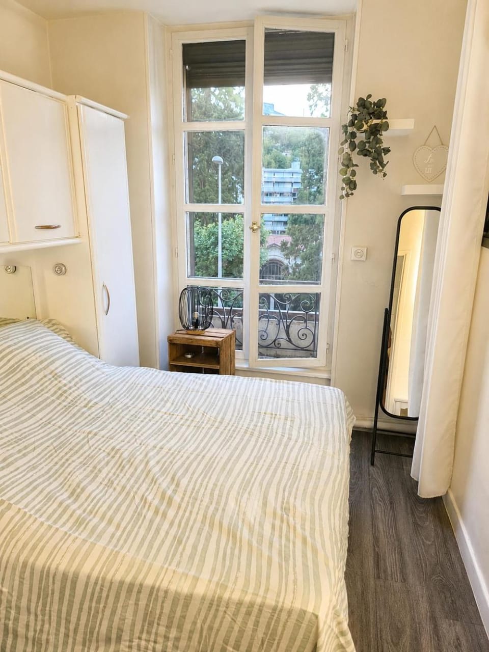 Bed, Photo of the whole room, Bedroom, wardrobe