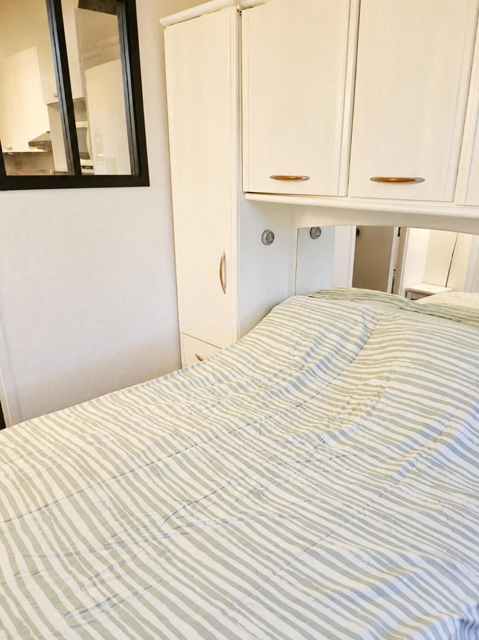 Bed, Photo of the whole room, Bedroom, wardrobe