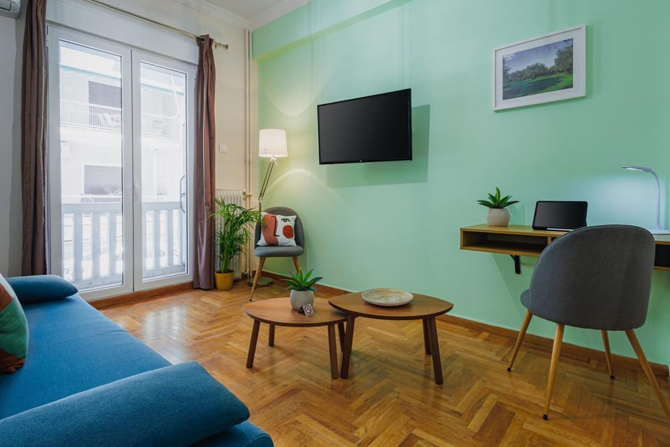 Communal lounge/ TV room, TV and multimedia, Living room, Seating area