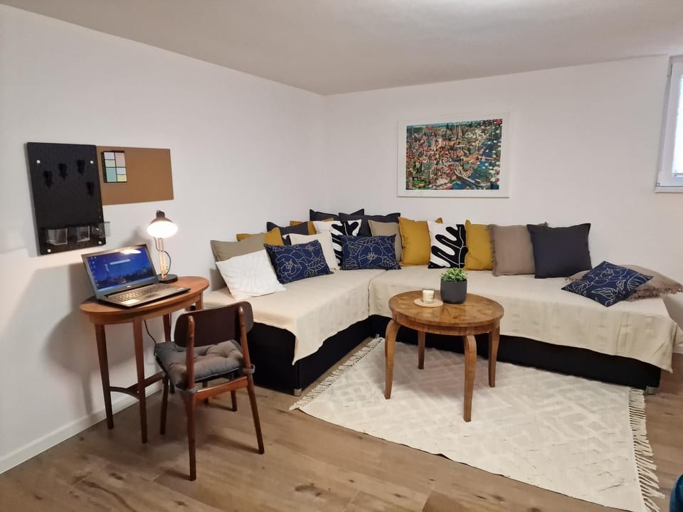 Bed, Living room, Seating area