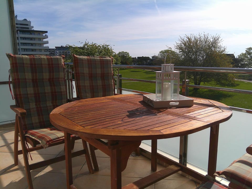 Day, Natural landscape, View (from property/room), Balcony/Terrace, Seating area, Dining area