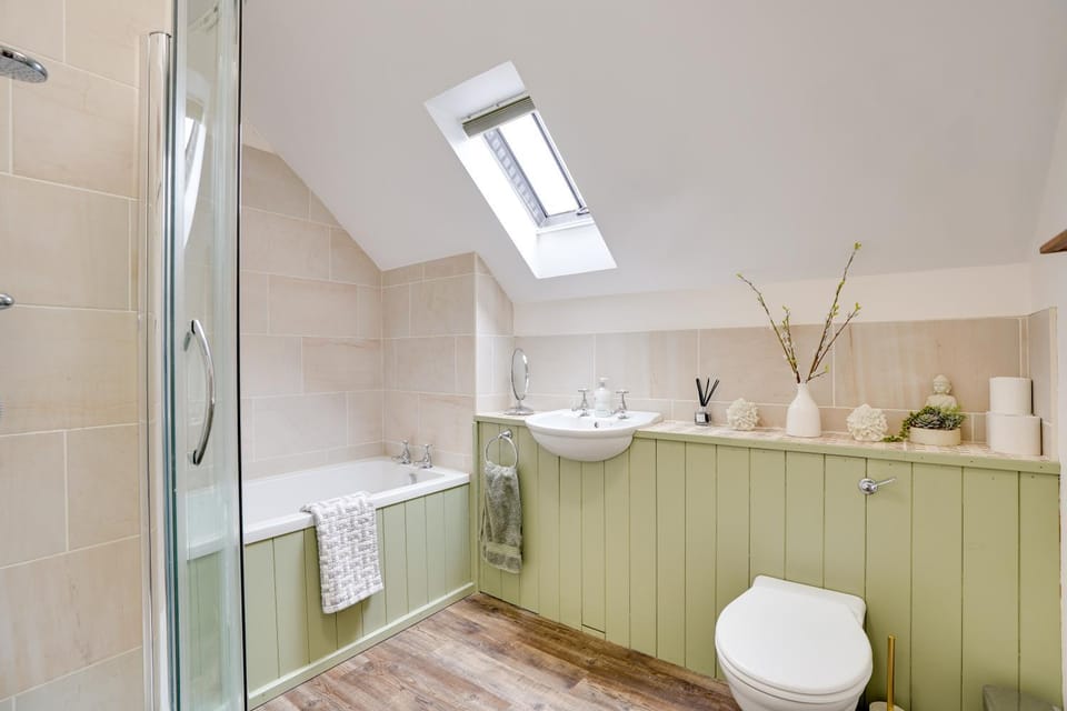 Bathroom, Bath