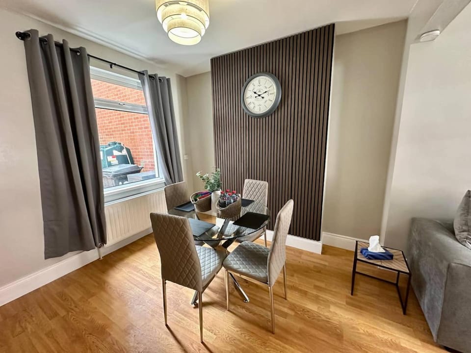 2br Ormeau central House in Belfast