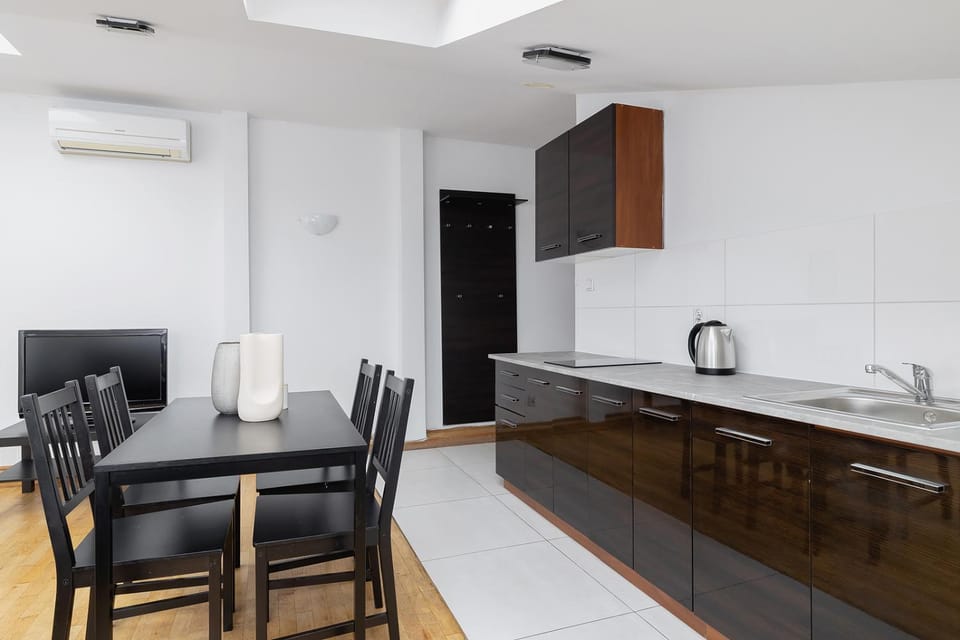 Kitchen or kitchenette, Living room, Seating area, Dining area, stove, kitchen, air conditioner