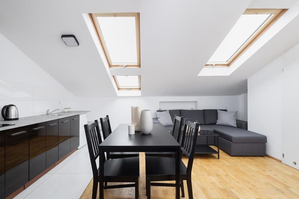 Kitchen or kitchenette, Living room, Seating area, Dining area, stove, kitchen