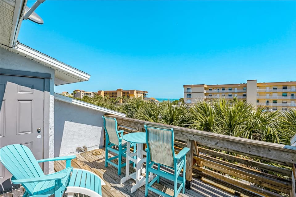 Property building, Patio, Day, View (from property/room), Balcony/Terrace, Balcony/Terrace, sunbed