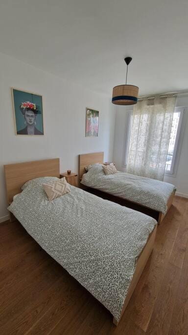 Chic & Spacious 3-Bedroom with balcony Apartment in Île-de-France