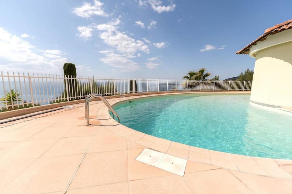 Magnifique appartement vue mer, piscine, garage Apartment in Cap-d'Ail