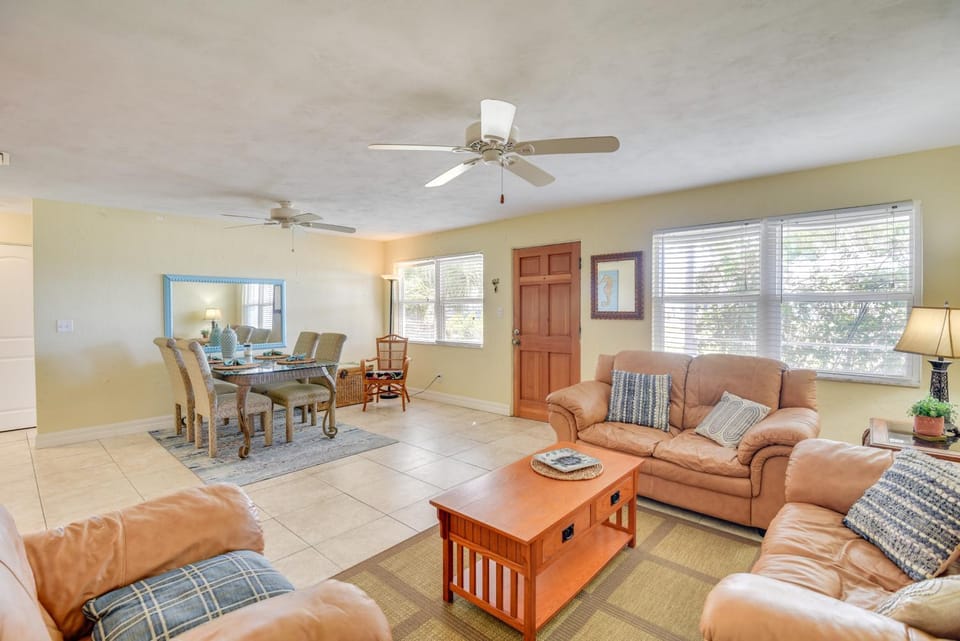 Ormond Beach Bungalow: Close to Ocean & Daytona House in Ormond By The Sea