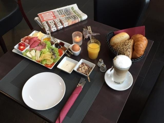 Food close-up, Food, Continental breakfast