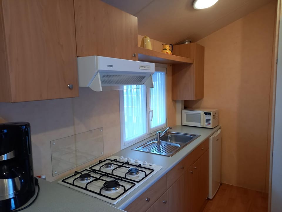 toaster, Internal: Not applicable to any particular room