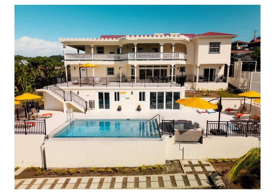 Balcony/Terrace, Swimming pool