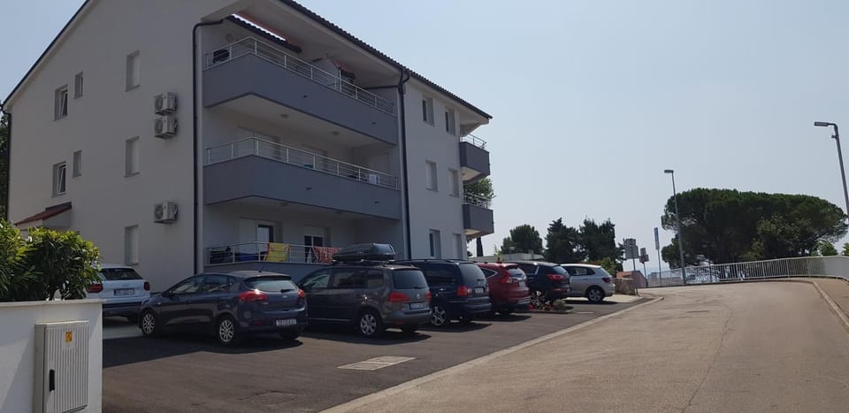 Property building, Off site, Area and facilities