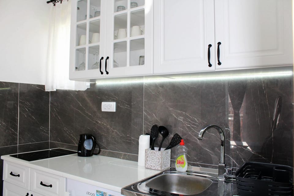 One-bedroom apartment, 5 min from the Airport Tivat Apartment in Kotor Municipality