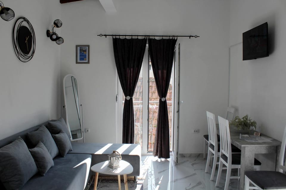 One-bedroom apartment, 5 min from the Airport Tivat Apartment in Kotor Municipality