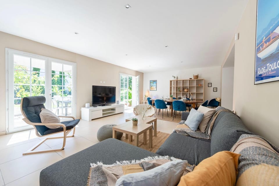 Maison Cap Brun Jardin Parking House in Toulon