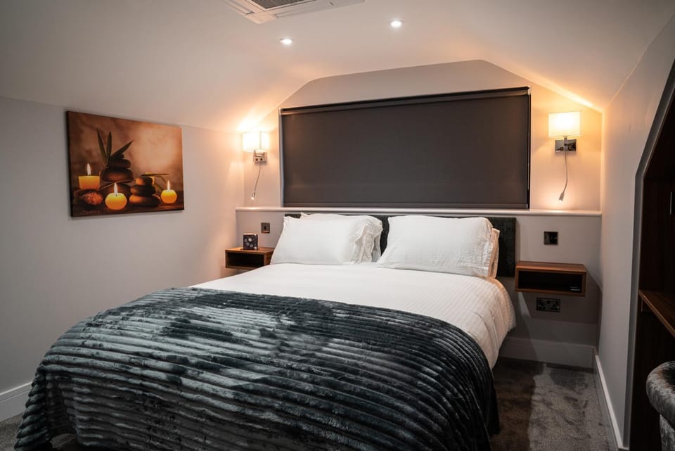 Bed, Photo of the whole room