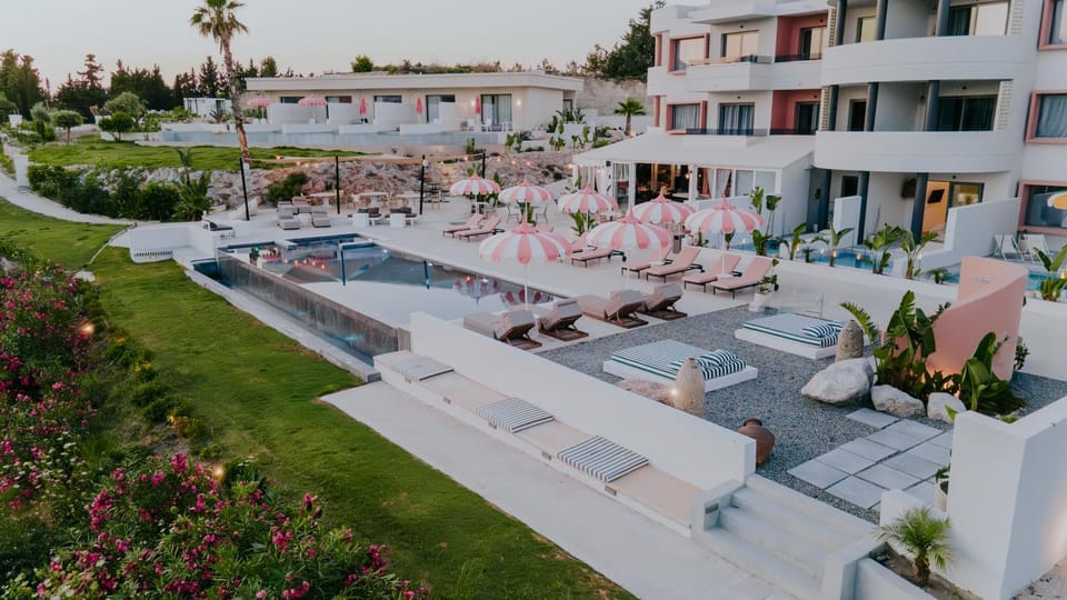 Property building, Natural landscape, Garden, Garden view, Pool view, Swimming pool, sunbed