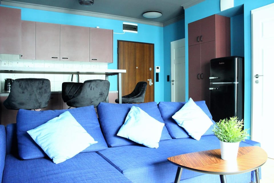 Kitchen or kitchenette, Living room, Seating area