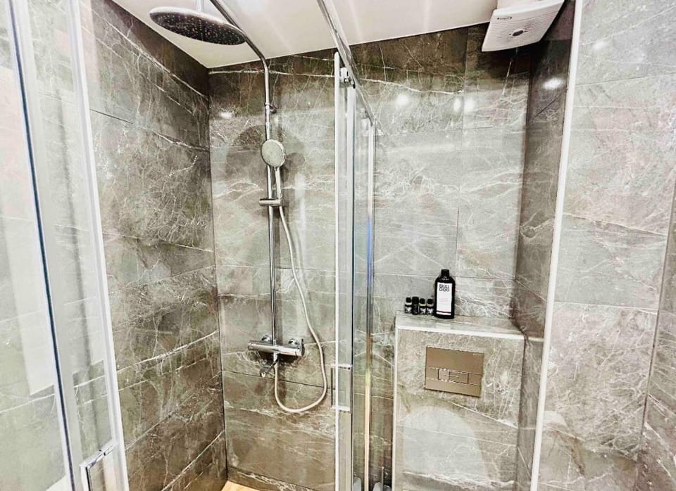 Port Twins Suites No2 Apartment in Pireas