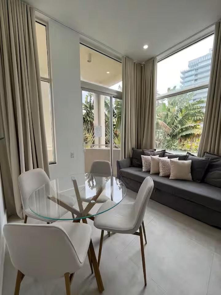 Balcony/Terrace, Living room