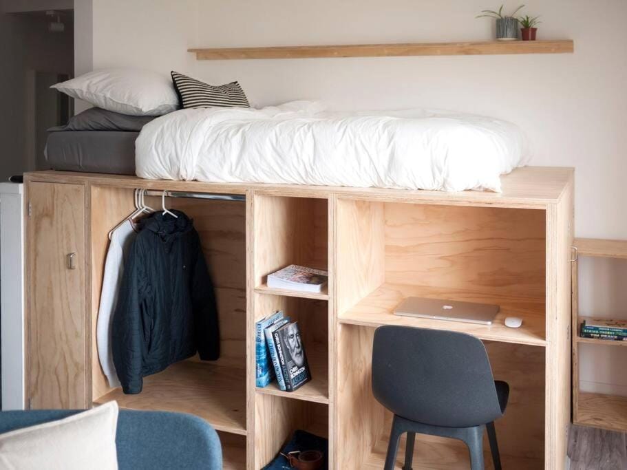 Contemporary City Studio Apartment 2 Minutes from Station Apartment in Aberdeen