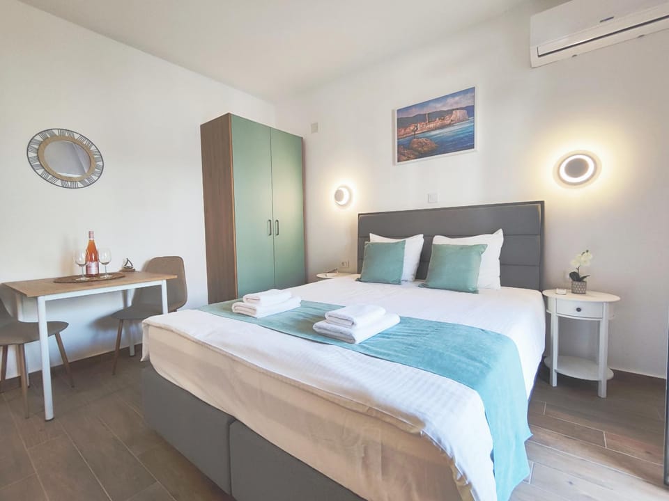Bed, Bedroom, wardrobe