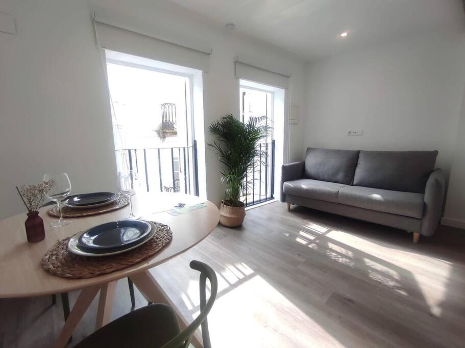 Seating area, Dining area