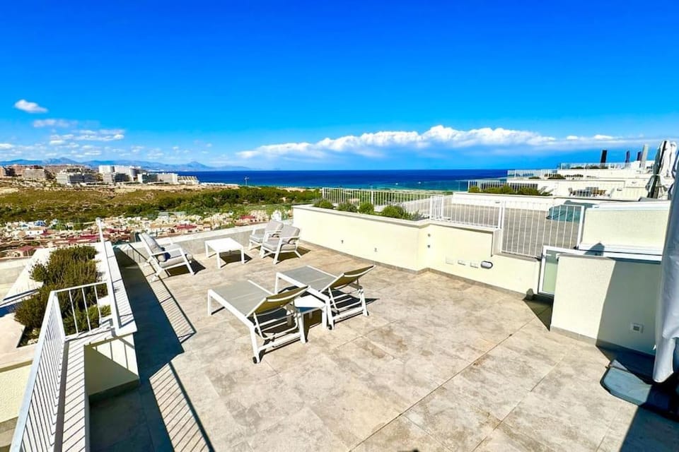 7 Aura-Piscina 2 vista al mar Apartment in Alacantí