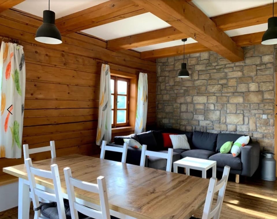 U Rozlitýho mlíka Villa in Lower Silesian Voivodeship