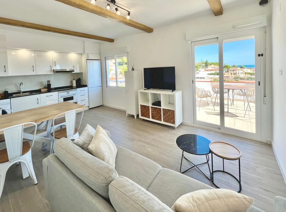 Balcony/Terrace, Living room, Dining area, Sea view, kitchen