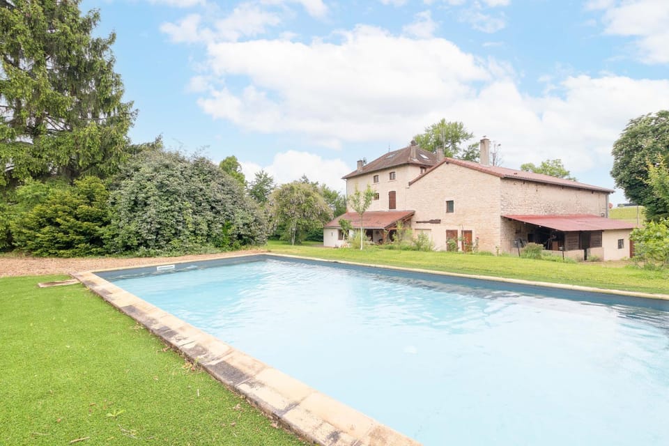 Cabana & Maison des Vignes House in Bourgogne-Franche-Comté