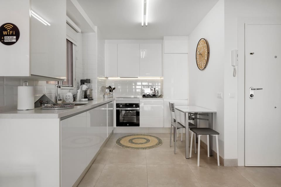 Kitchen or kitchenette, dishwasher, oven, pet friendly, stove, toaster
