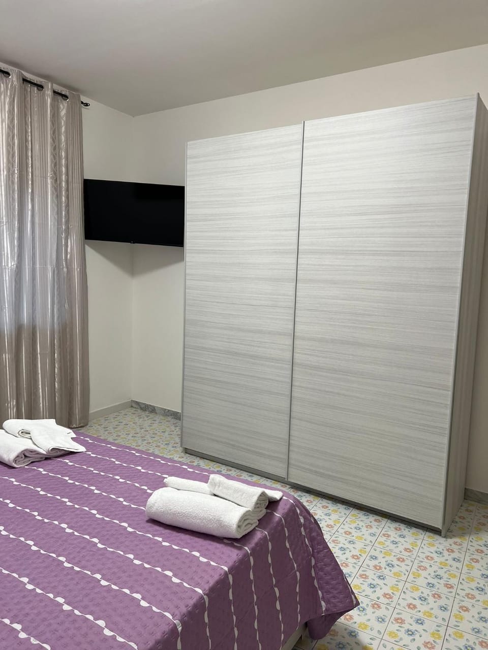 Bed, TV and multimedia, Bedroom, towels, wardrobe