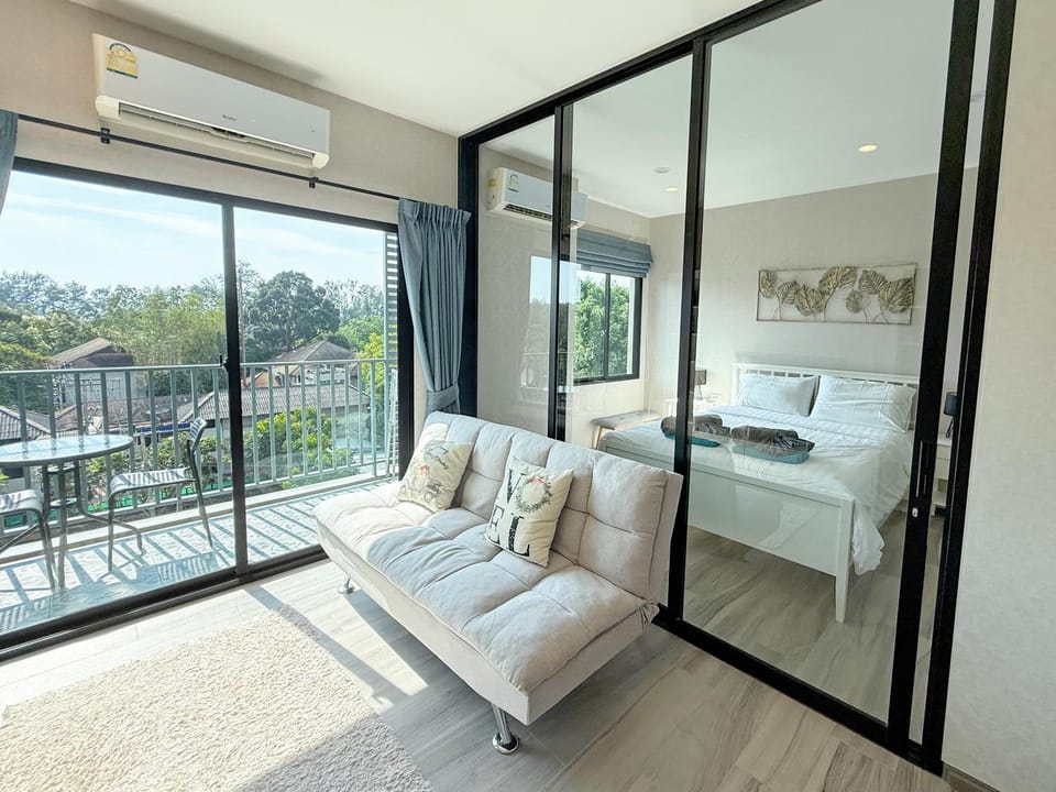 Bed, View (from property/room), Balcony/Terrace, Living room, Photo of the whole room, Bedroom
