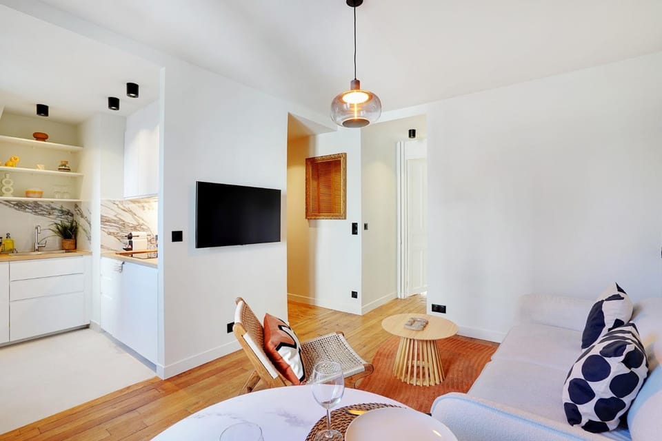 TV and multimedia, Living room, Dining area