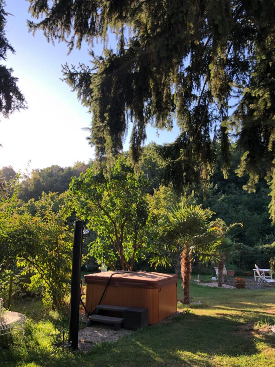 Garden, Hot Tub
