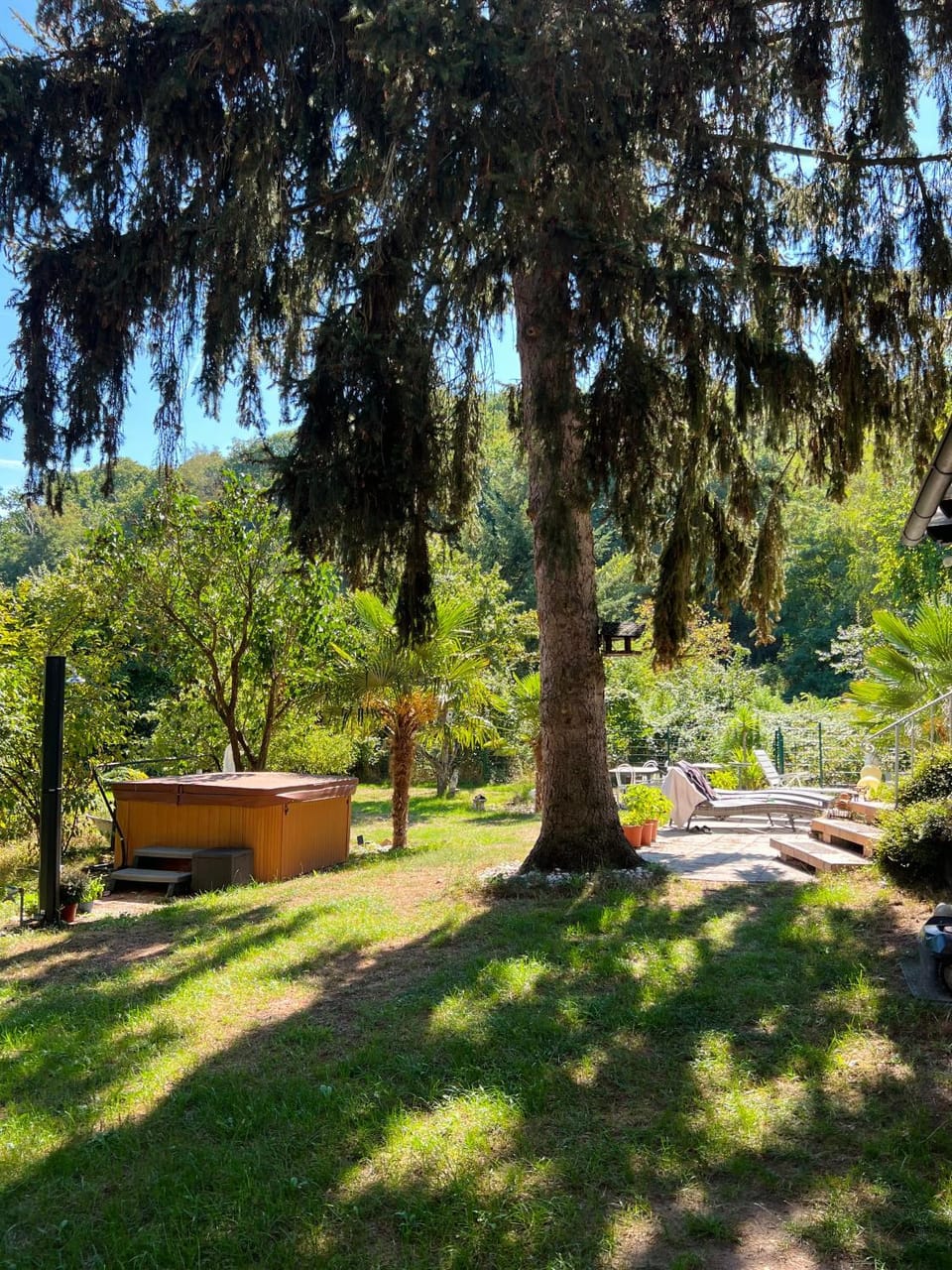 Garden, Hot Tub