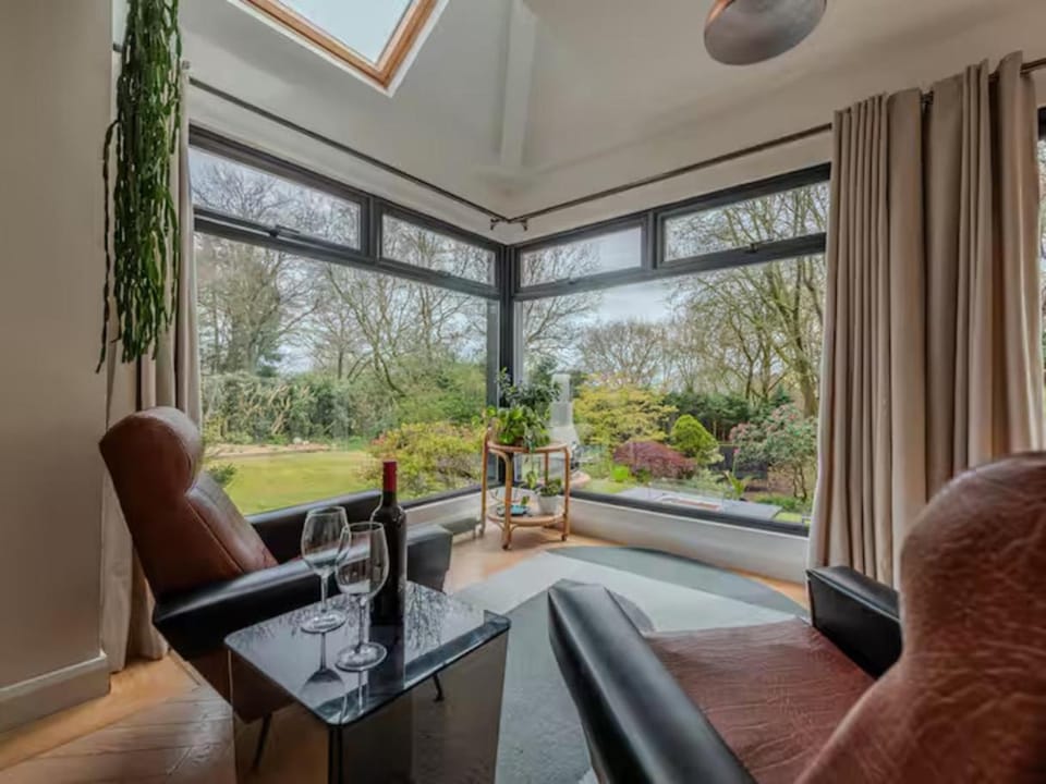 Day, Garden, Living room, Seating area, Garden view