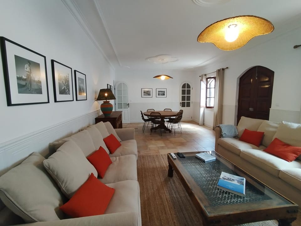 TV and multimedia, Living room, Dining area, air conditioner