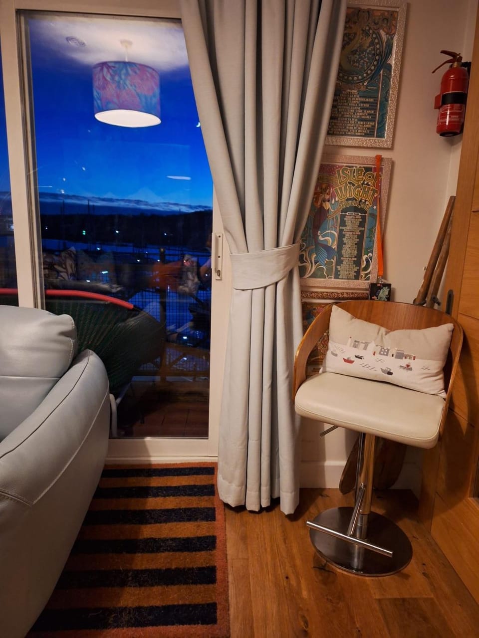 Marina View South Facing Balcony Sunny Apartment Apartment in England