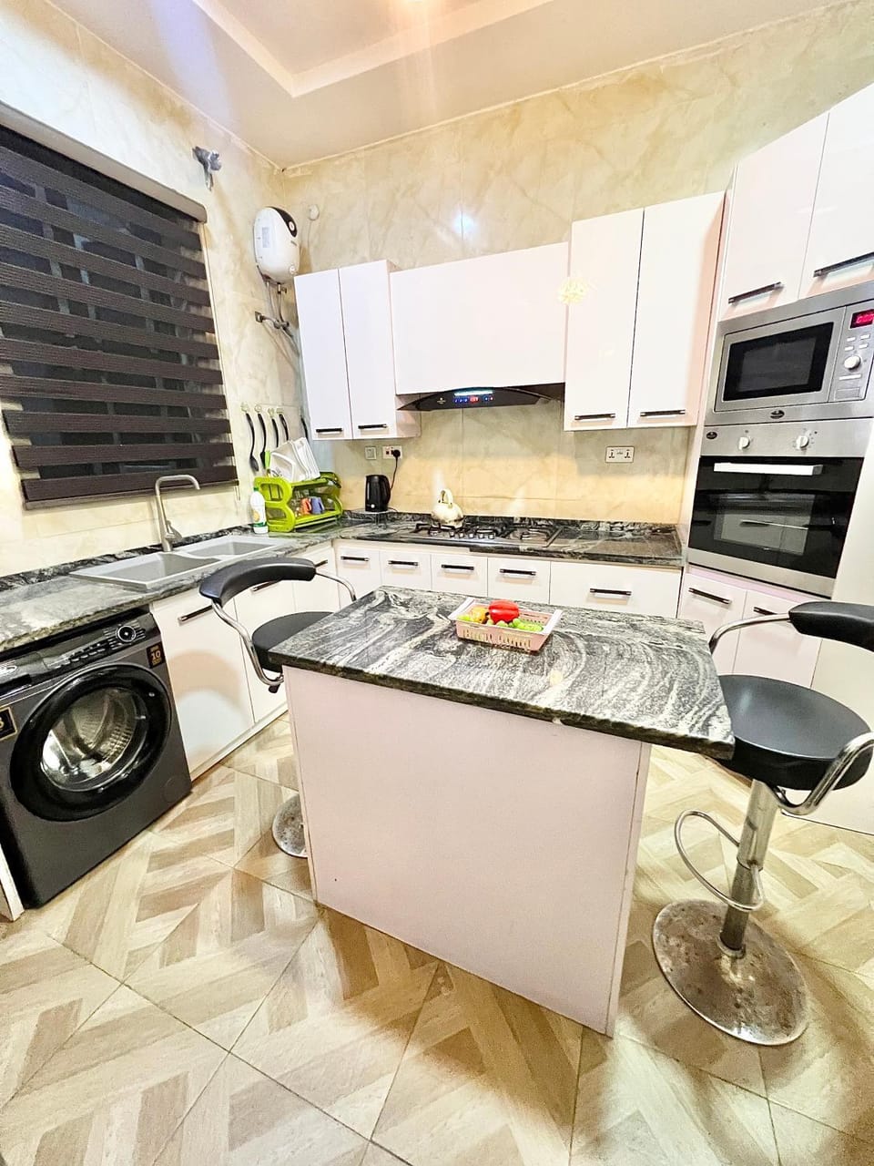 Kitchen or kitchenette, Food and drinks, Dining area, Food, dishwasher, minibar, oven, pet friendly, stove, toaster, washing machine, dryer