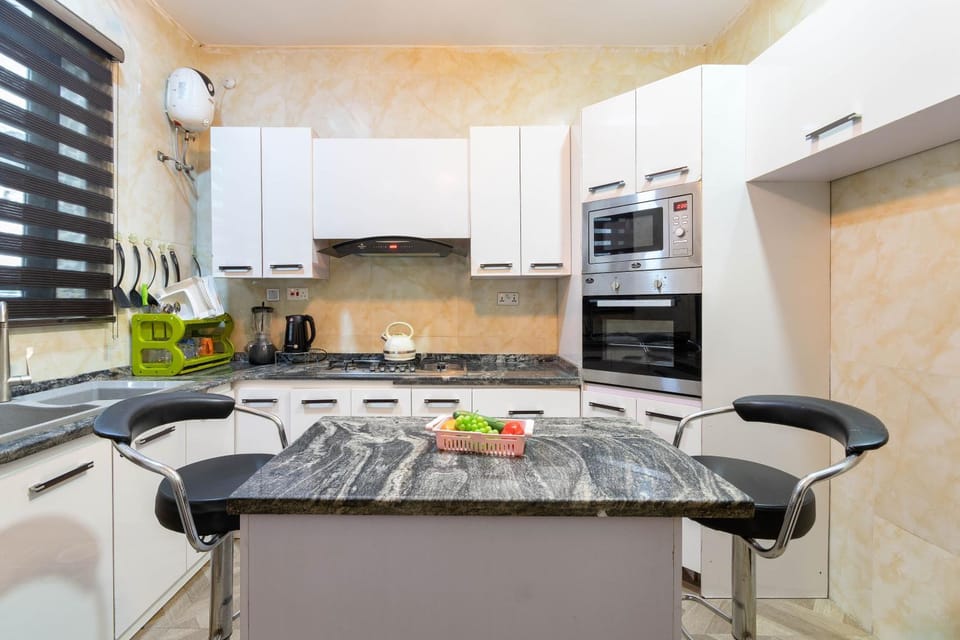Coffee/tea facilities, Kitchen or kitchenette, Dining area, dishwasher, minibar, oven, pet friendly, stove, toaster