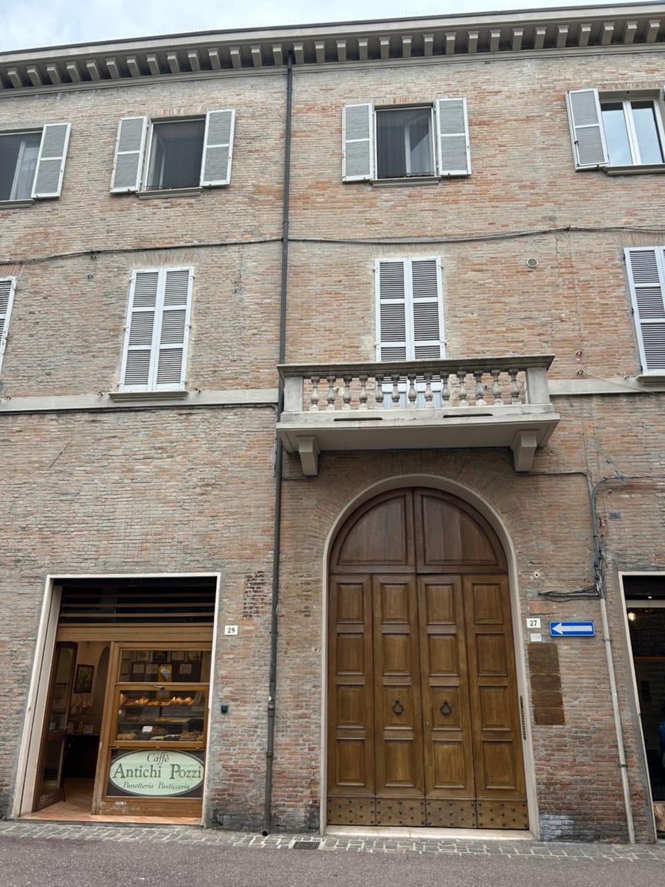 Facade/entrance