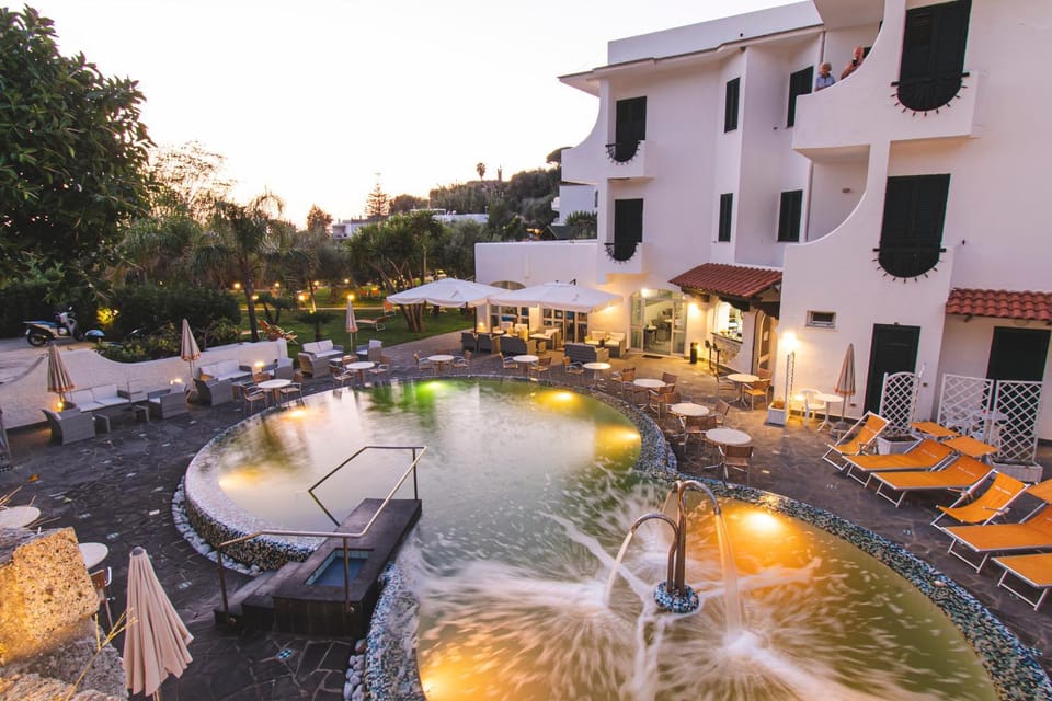 Victoria Park Resort Hotel in Forio