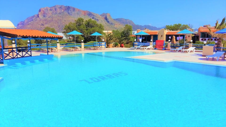 Swimming pool, Swimming pool