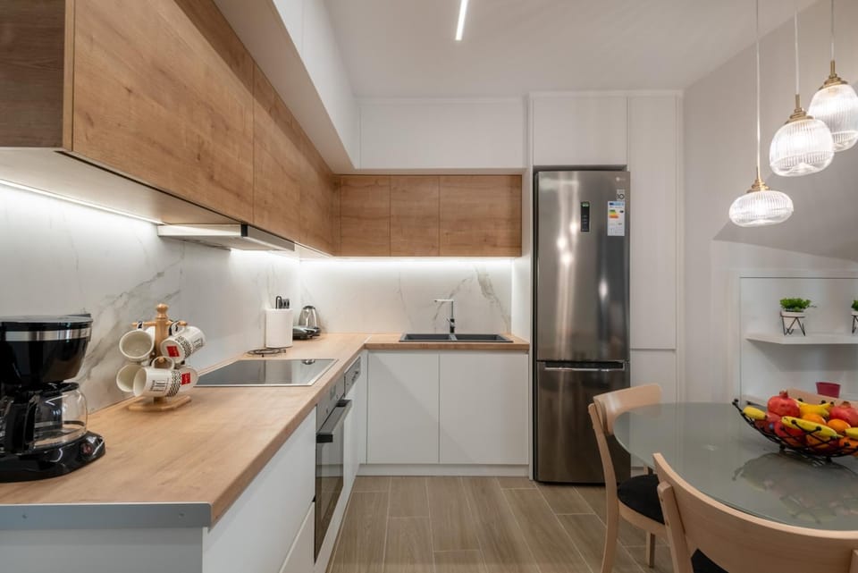 Kitchen or kitchenette, Dining area, dishwasher, pet friendly