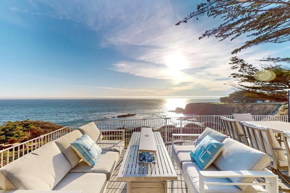 Oceanfront Dream Hideaway House in Gualala